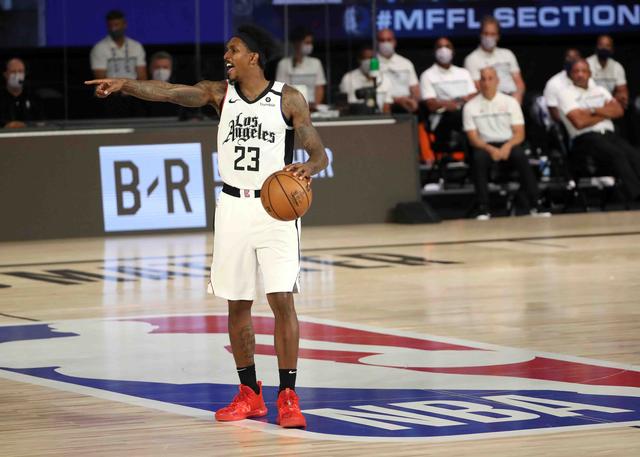 在足球比赛 在足球比赛